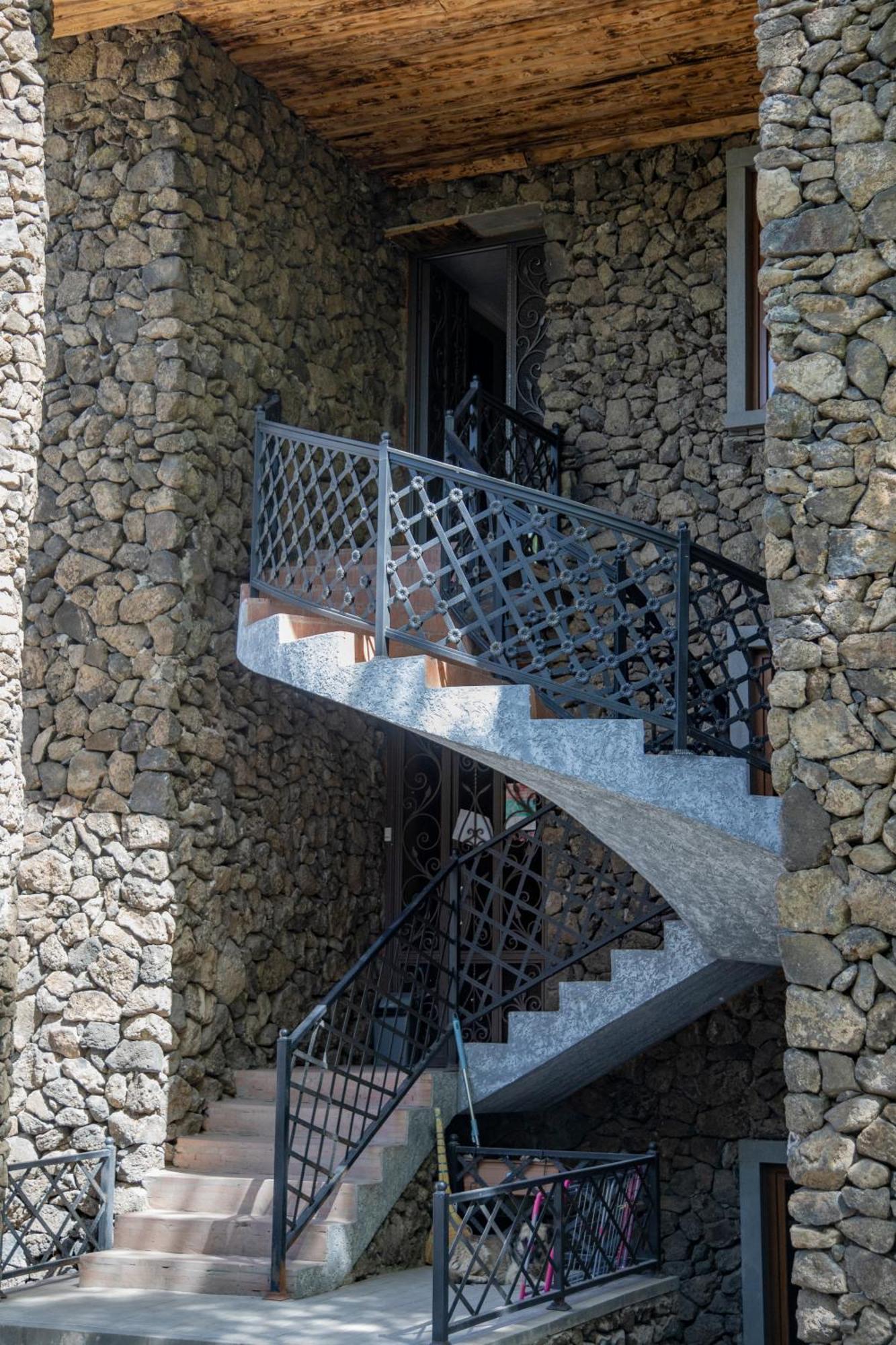 Fish Hotel Akhalkalaki 外观 照片